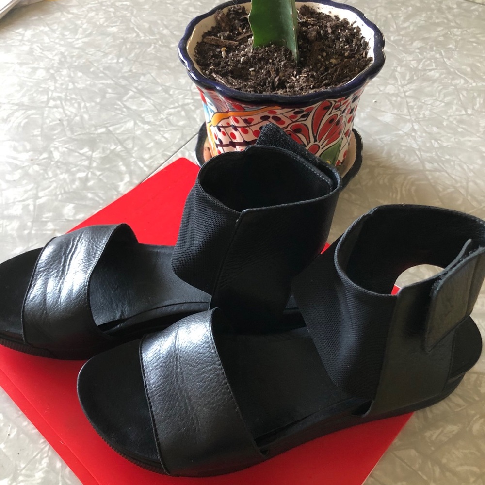 SALE!! Eileen Fisher black wedge wrap